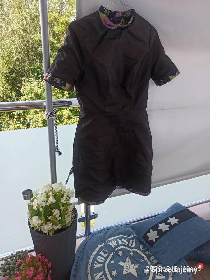 Krótka elegancka sukienka duże kwiaty fiolet Radzyń Podlaski sprzedam