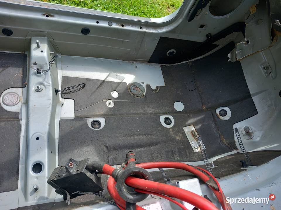 BMW e36 Sedan podłoga progi Brzozów