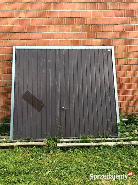 Brama garażowa uchylna Skała