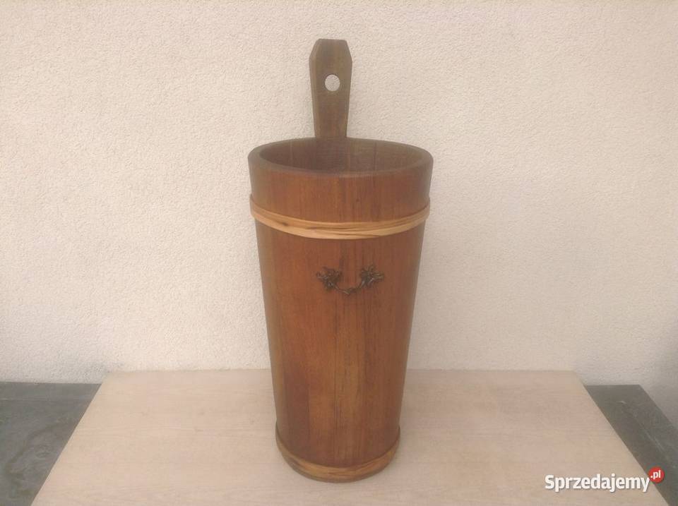 Stary drewniany cebrzyk z uchwytem Opole