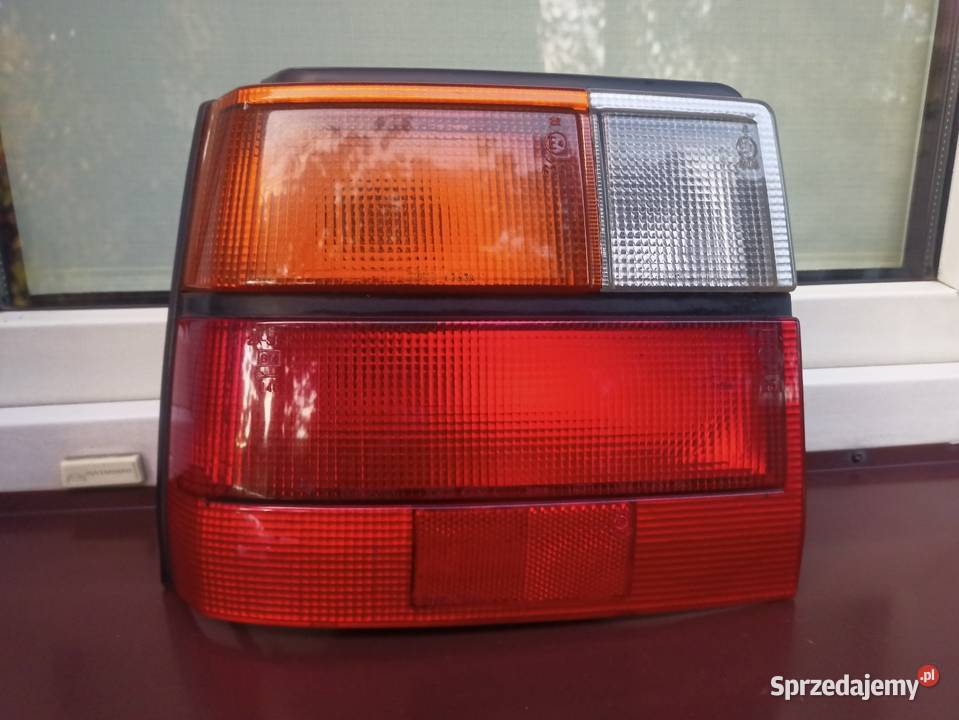Nissan Micra K10 lampa tył tylna lewa oprawki osobowe Sieradz