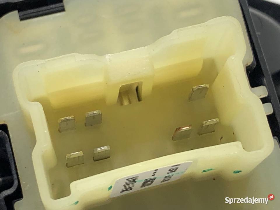 PRZEŁĄCZNIK SZYB DACIA DUSTER 254118044R osobowe