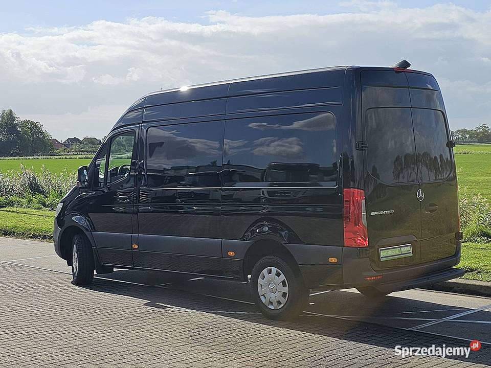MercedesBenz SPRINTER 317 L2H2 RWD Mbux AC Rok produkcji 2023 Samochody dostawcze