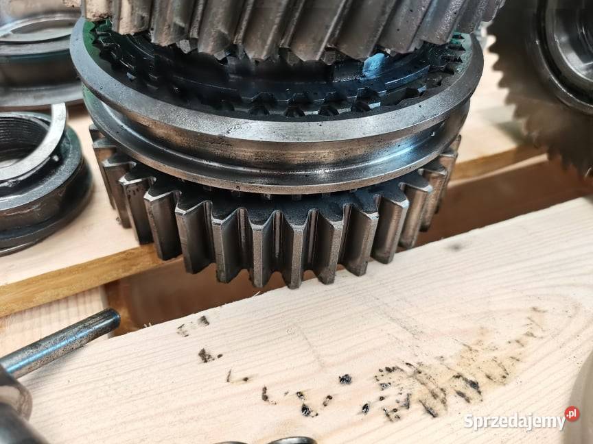 Części skrzyni biegów Holland M 135 Wilkowo