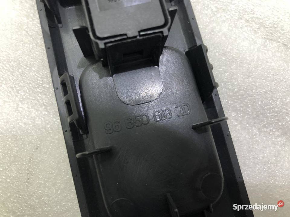 PRZEŁĄCZNIK SZYBY LEWY 96650618ZD PEUGEOT 5008