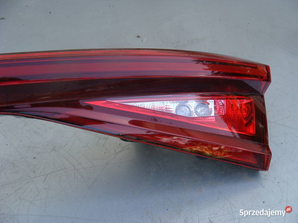 SEAT LEON IV LAMPA TYLNA W KLAPĘ BLENDA Oświetlenie Goleniów sprzedam