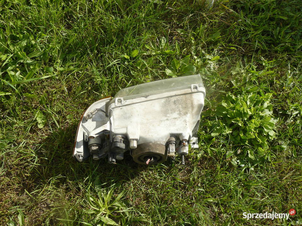 Lampa przednia reflektor prawy Suzuki Swift III Lampy przednie