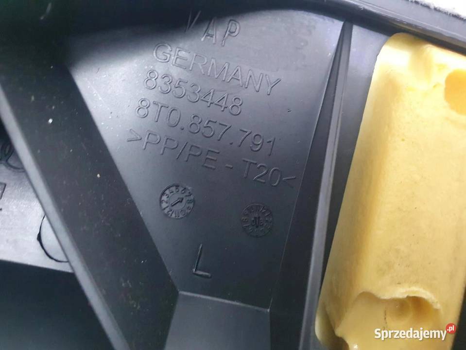 BOCZEK KANAPY TYŁ AUDI A4 B8 AVANT 8T0857791