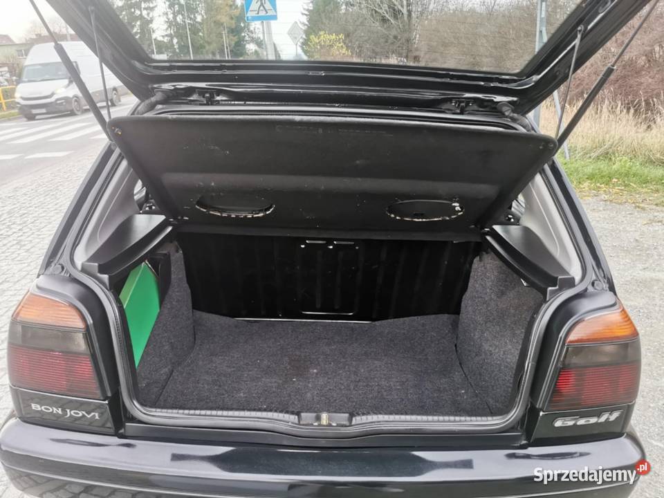 Piękny golf 3 benzyna 16 75KM Golf Kłodzko