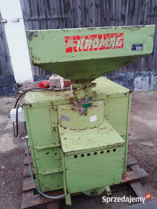 Śrutownik ze zbiornikiem Zbójno