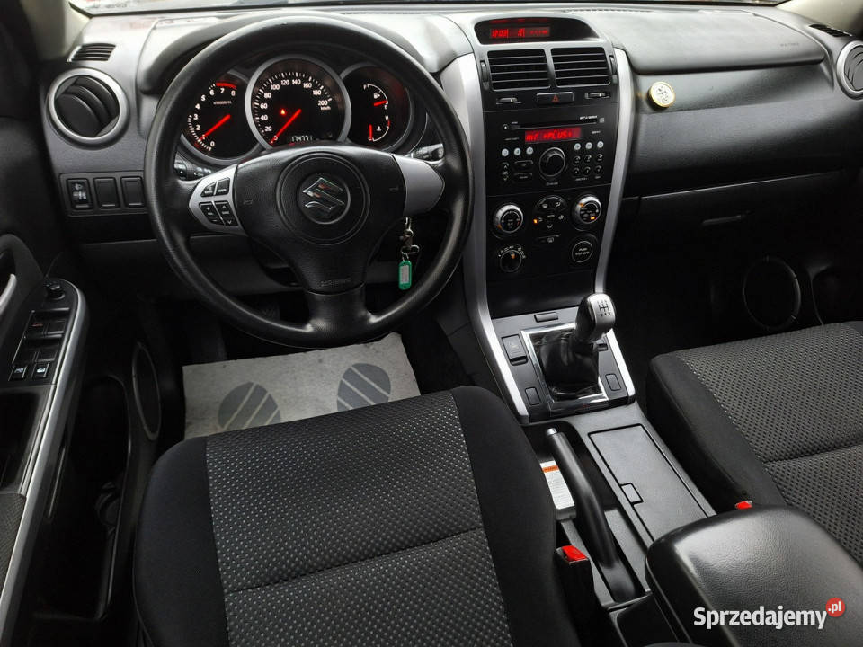 Suzuki Grand Vitara 4X4 20benz KLiMA ALUfelgi Z wspomaganie kierownicy sprzedam