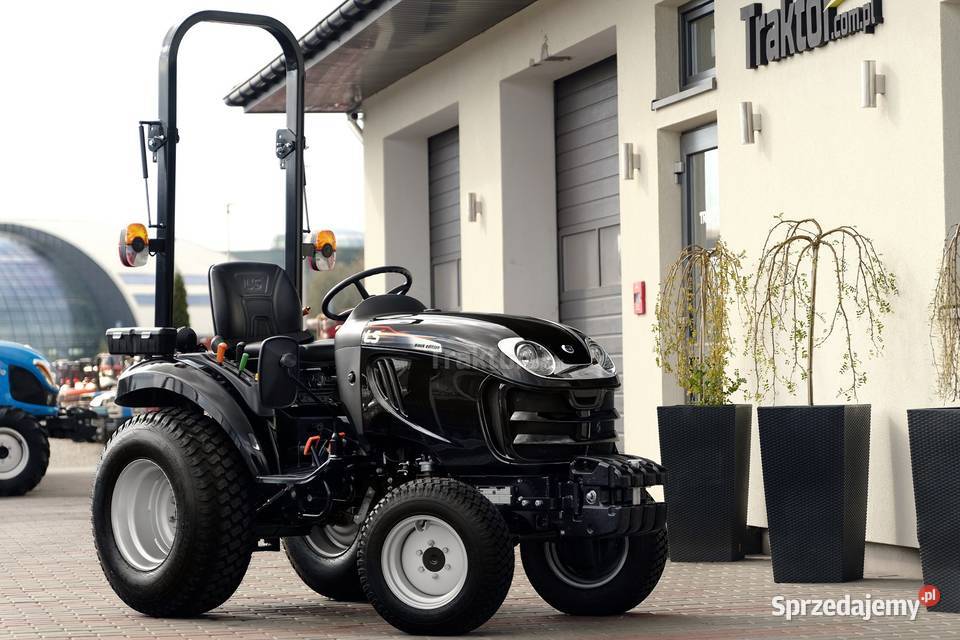 LS Tractor XJ25 HST 4x4 244 TURF Black Edition Napęd 4x4 Ciągniki Tajęcina