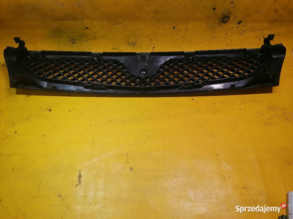 atrapa grill Mazda 121 r9601 osobowe Piotrków Trybunalski