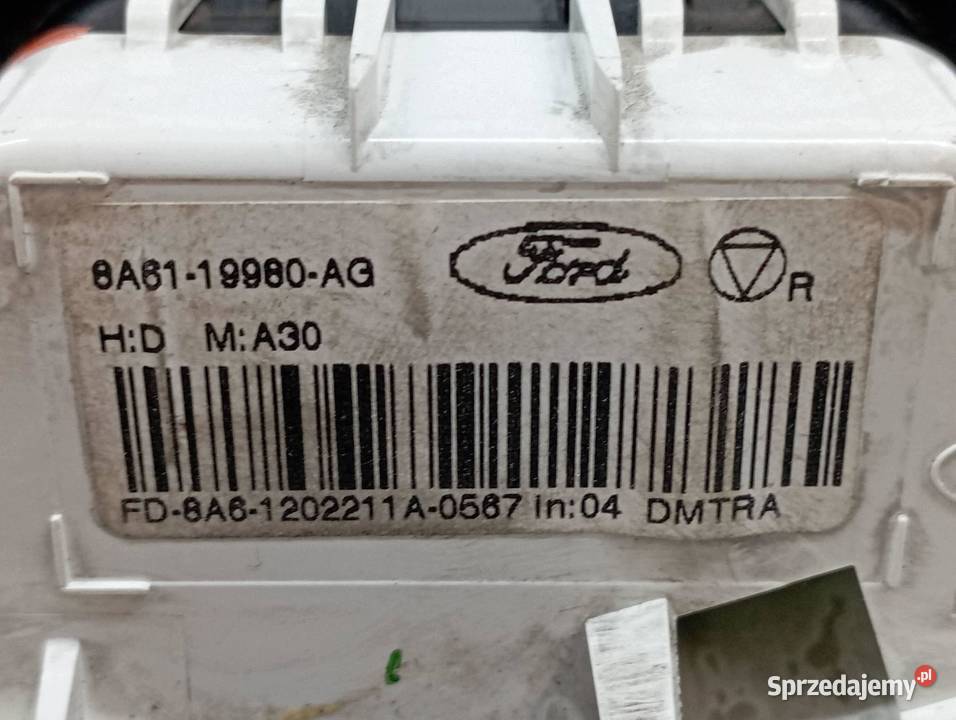 PANEL NAWIEWU 8A6119980AG Ford Fiesta Mk7 osobowe świętokrzyskie