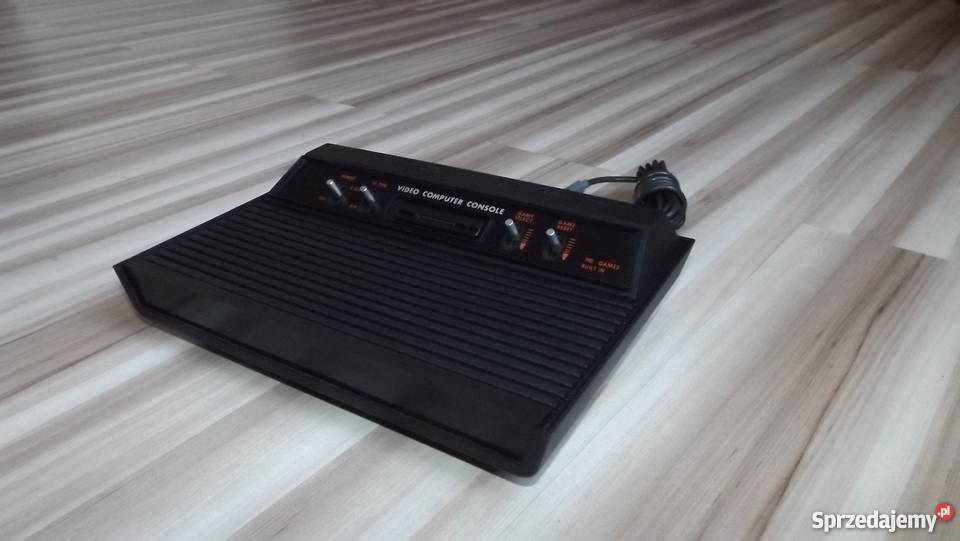 Stara konsola Atari 2600 z Prlu warmińsko-mazurskie