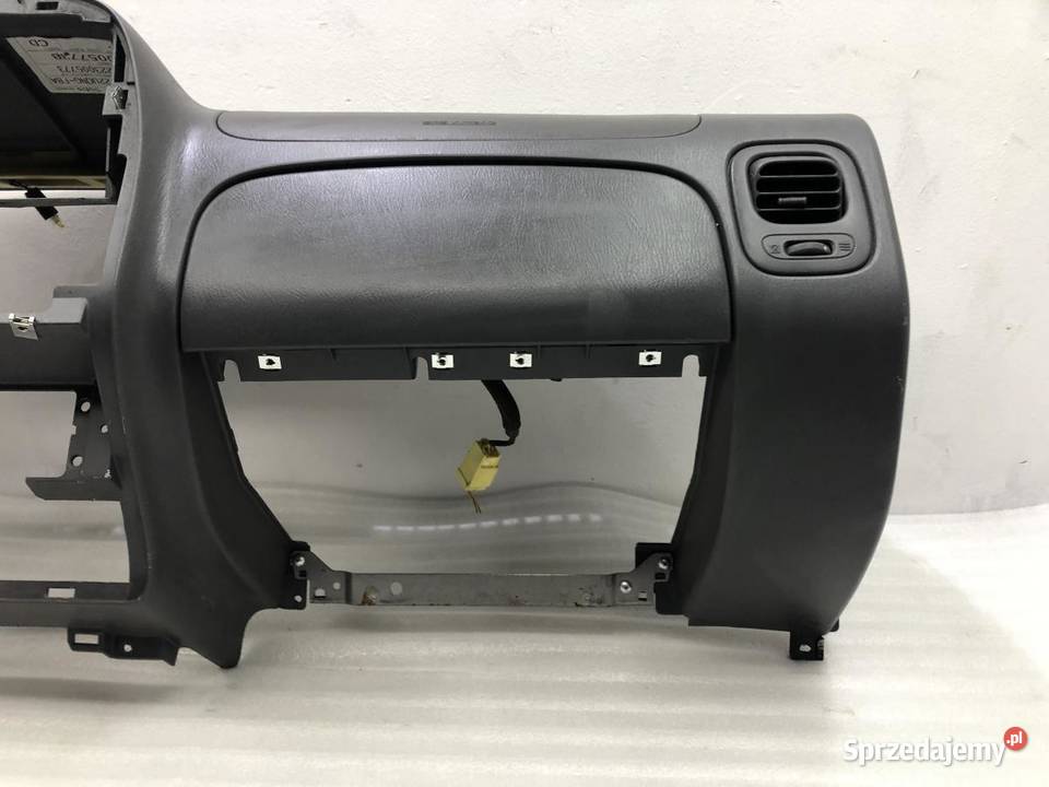 DESKA ROZDZIELCZA KOKPIT NISSAN NP300