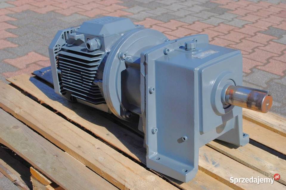 Motoreduktor 55kw 118obrmin ABB Kargowa