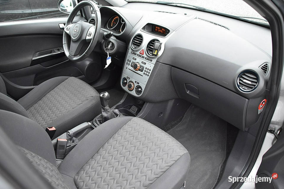 Opel Corsa Podgrzewane fotele Alu Gwarancja D Opel Nowe Kucice