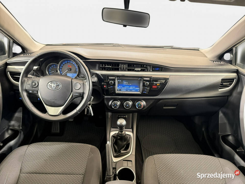 Toyota Corolla 14d 90 M6 2015 r salon przebieg Corolla sprzedam