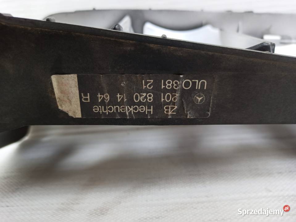 Mercedes 190 W201 obudowa wkład lampy tylnej tył Sieradz sprzedam