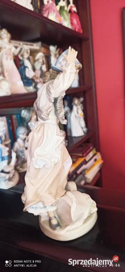 Figurka dziewczyny z kapeluszem Zapfir Made in Gdańsk