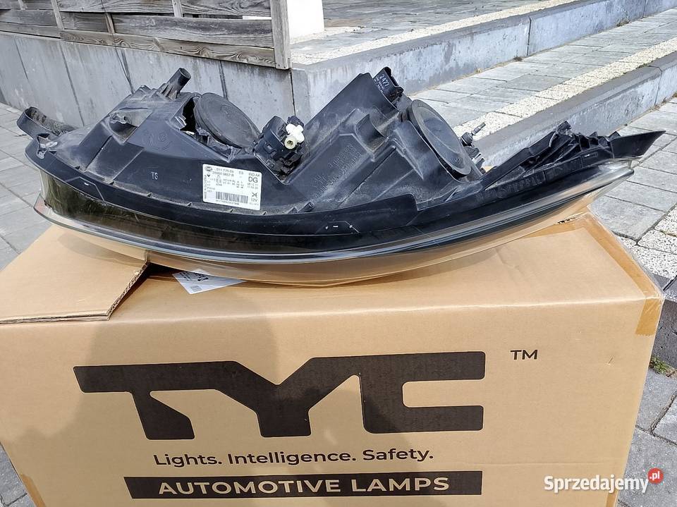 Lampa Lewa Kadjar Rok produkcji 2018 Gołuchów