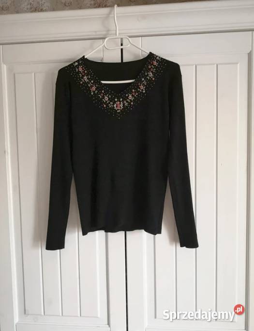 Mięciutki elegancki sweter z różami i koralikami małopolskie sprzedam