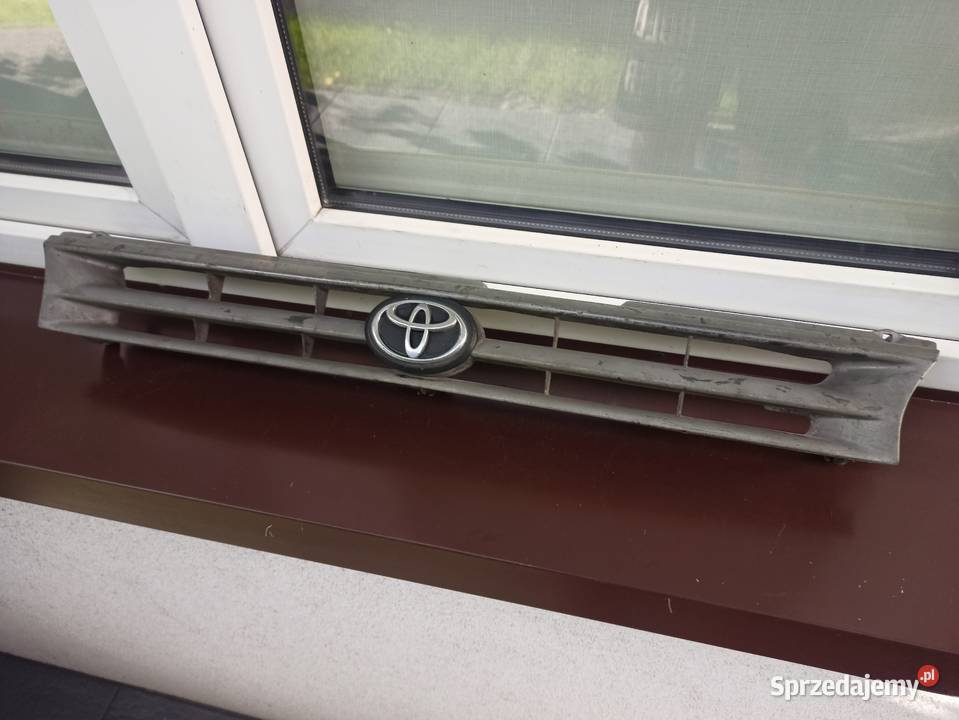 Toyota Corolla E9 grill atrapa przednia osobowe Części Sieradz