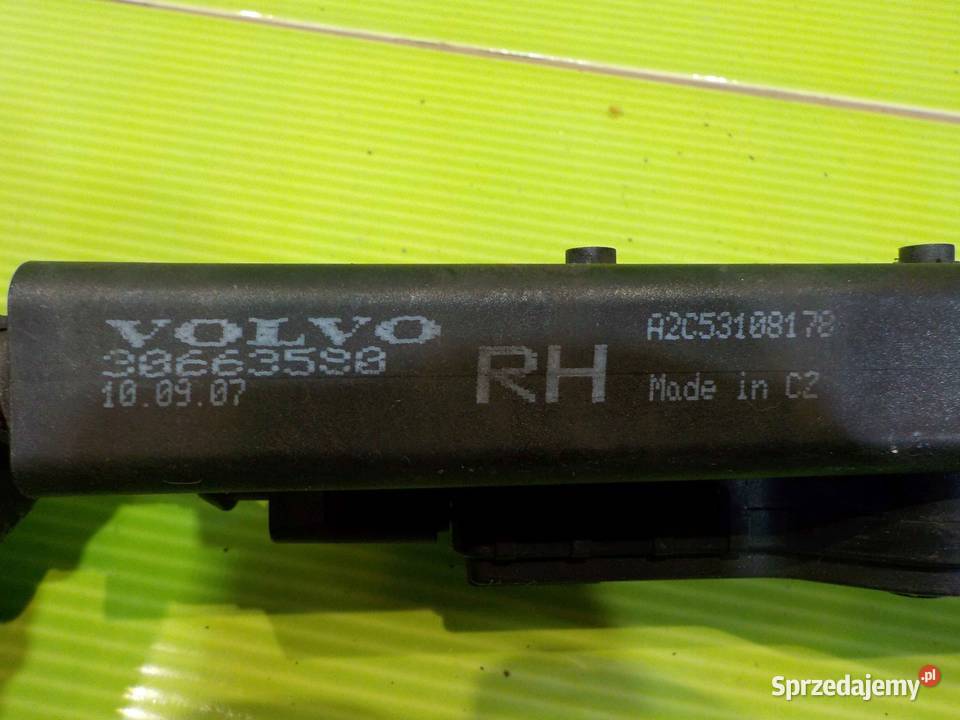 VOLVO V70 III 08r spryskiwacz lampy prawy przod Suków