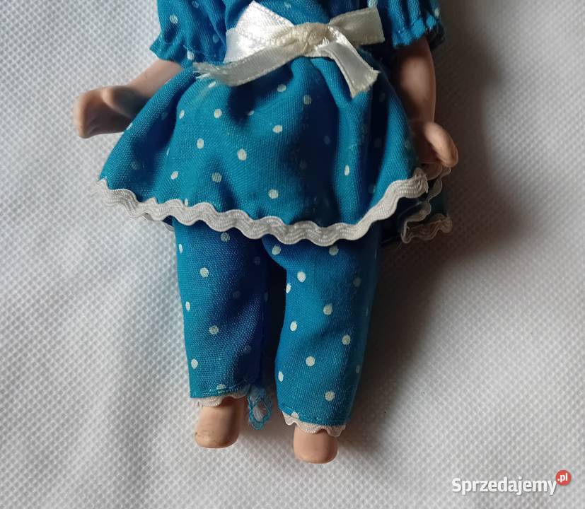 Dwie porcelanowe lalki w strojach wiktoriańskich Koźminek