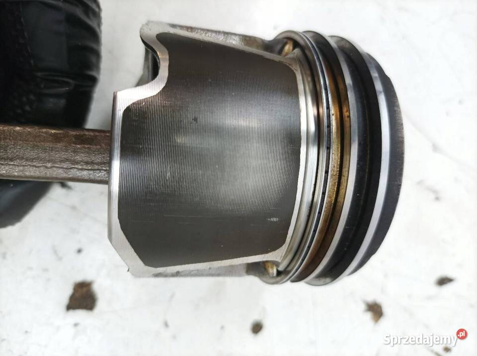 TŁOK KORBOWÓD 73502643 3004U 13 CDTI Opel Combo sprzedam