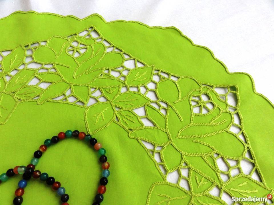 Kolorowe bogato haftowane serwety bieżniki haft Lublin