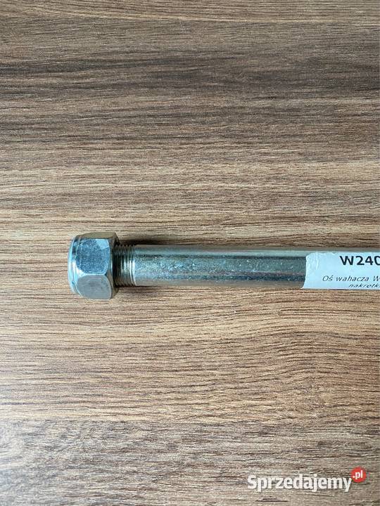 NOWA POLSKA oś wahacza tył z nakrętkami WSK 125 Bielsko-Biała
