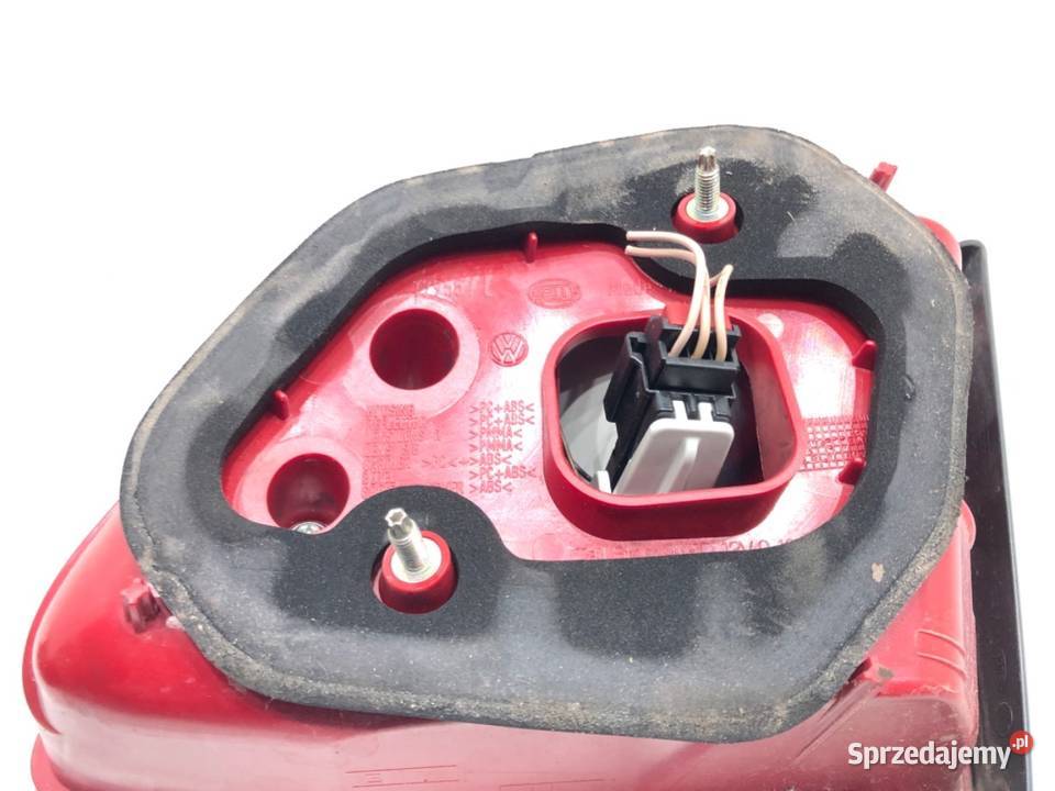 LAMPA TYŁ LEWA WEWNĘTRZNA VW PASSAT B7