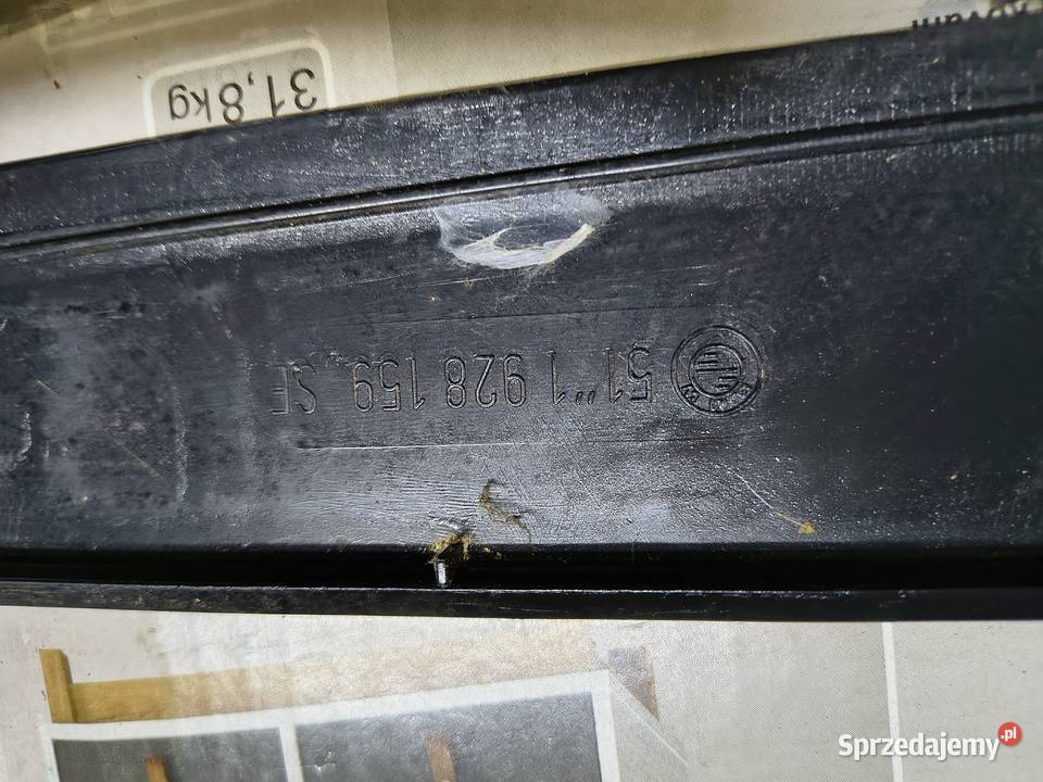 bmw e32 listwa pasa tylnego bagażnika