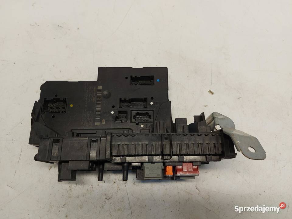 Mercedes W204 Skrzynka moduł bezpieczników