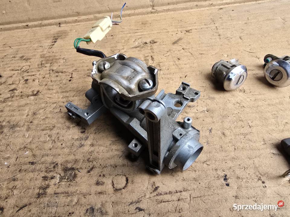 Suzuki Ignis FH 0003 zestaw startowy stacyjka osobowe