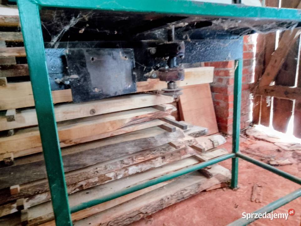 Frezarka z frezami stolarskimi Ząbrowo