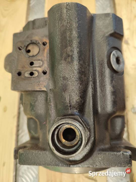 Wałek pompy Manitou MLT 737 6590005Z Wilkowo
