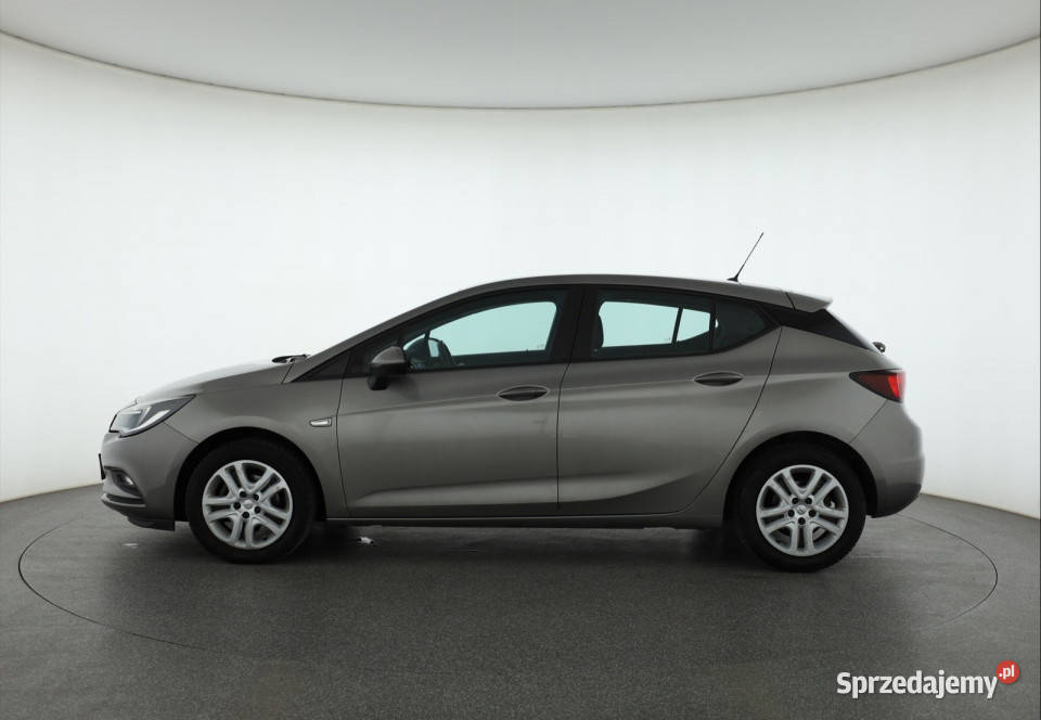 Opel Astra 14 T światła przeciwmgielne Piaseczno