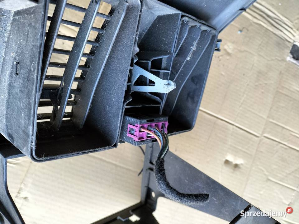 ŚRODKOWY PANEL NAWIEWU POLO 6N2 Kamień-Kolonia