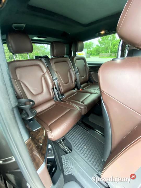 TAXI BIZNESU 6 Pasażerów kierowca Mercedes V Usługi przewóz osób