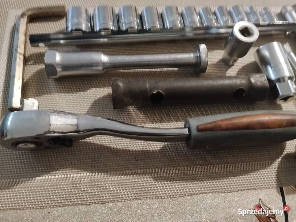 Zestaw kluczy nasadowych i inne Jawor sprzedam