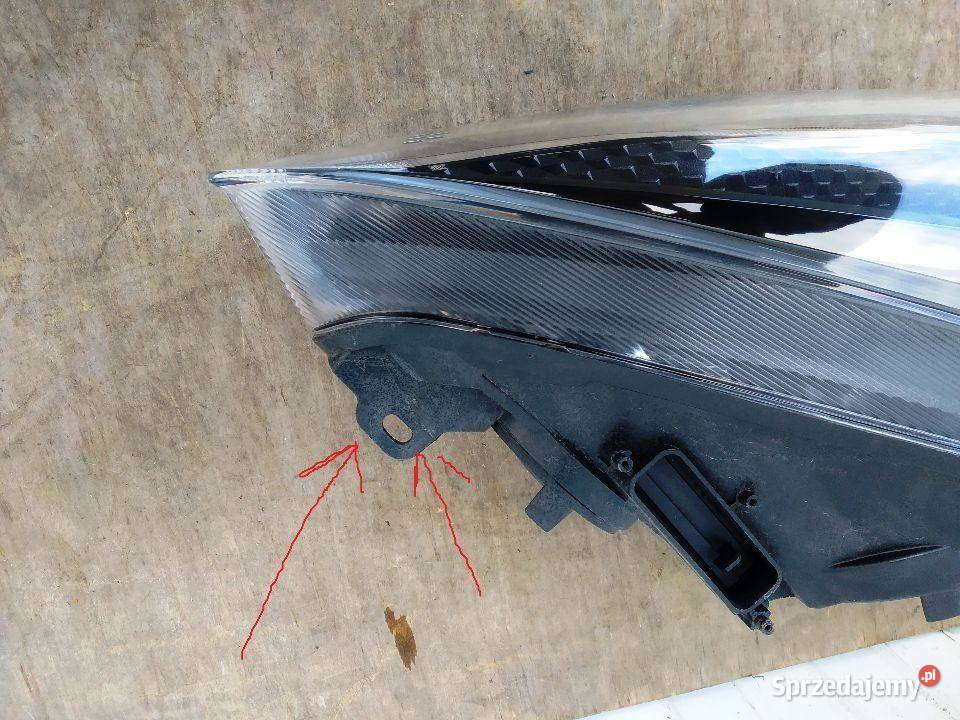 FORD FOKUS MK3 LIFT LAMPA PRAWA PRZÓD Lampy przednie