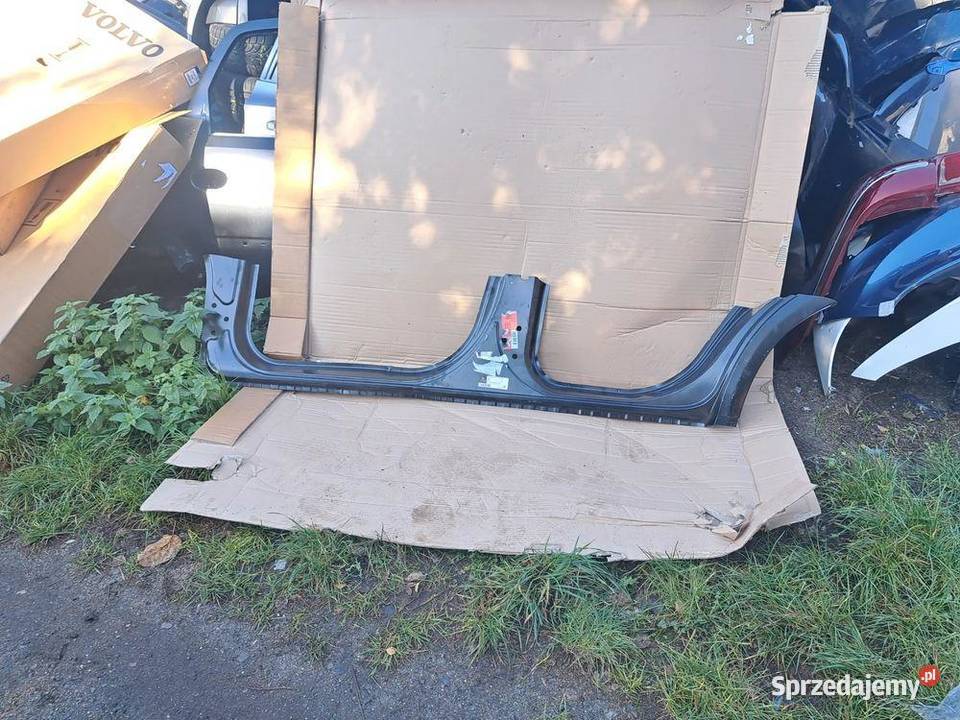 próg lewy Mercedes ML II W164 A1646302540