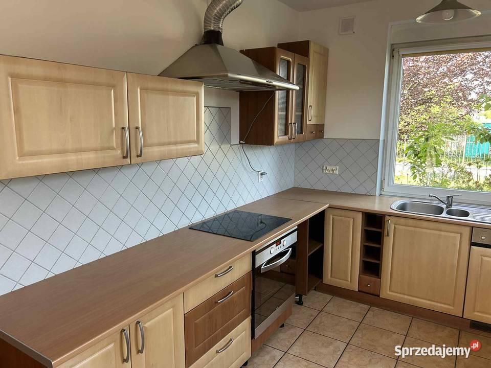 Meble kuchenne z piekarnikiem okapem zlewem i Dąbrowa