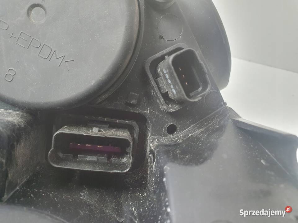 LAMPA PRAWA Renault Clio IV 1216r PRZEDNIA prawy osobowe Części samochodowe Chełm sprzedam