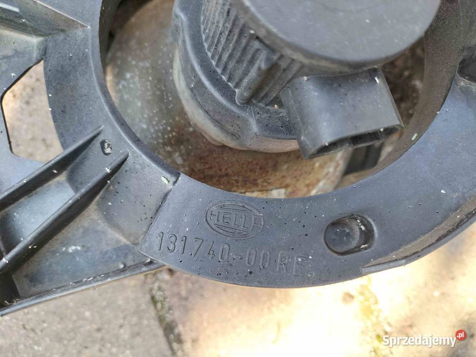 Lampa przednia prawa BMW E34 POLIFT 1995 osobowe Poręba sprzedam