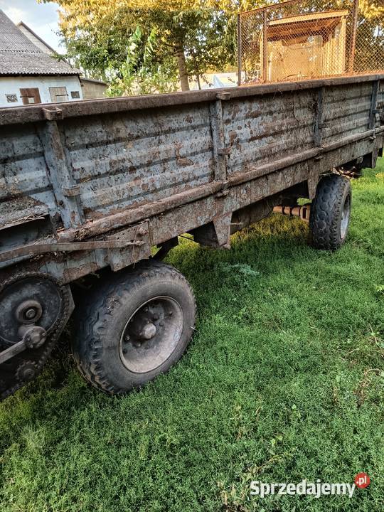 Rozrzutnik obornika do gnoju