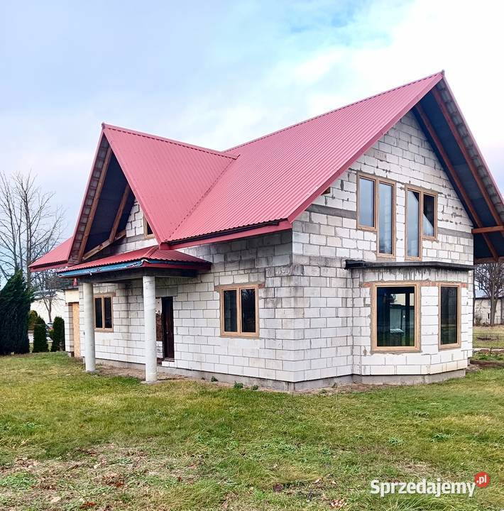 Dom jednorodzinny wolnostojący z użytkowym